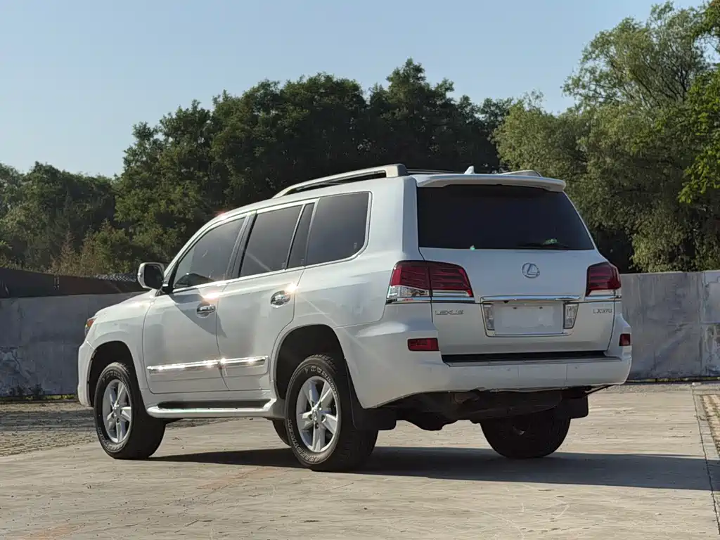 Lexus LX 570