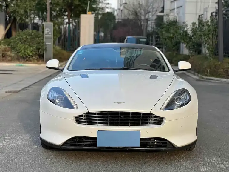 Aston Martin DB9 6.0 L Coupe