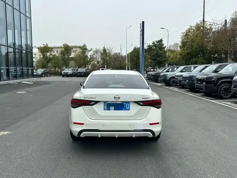 Nissan Sylphy 1.6 L XL CVT Joy