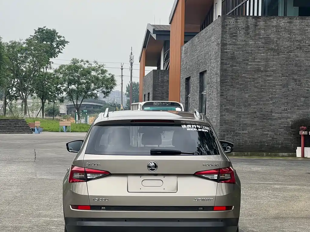 Kodiaq Facelift TSI330 7-seat 2 WD Luxury Enjoyment