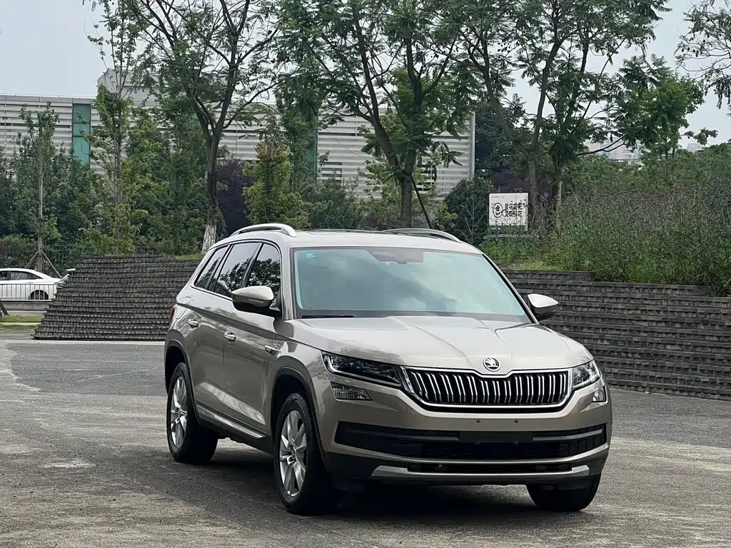 Kodiaq Facelift TSI330 7-seat 2 WD Luxury Enjoyment