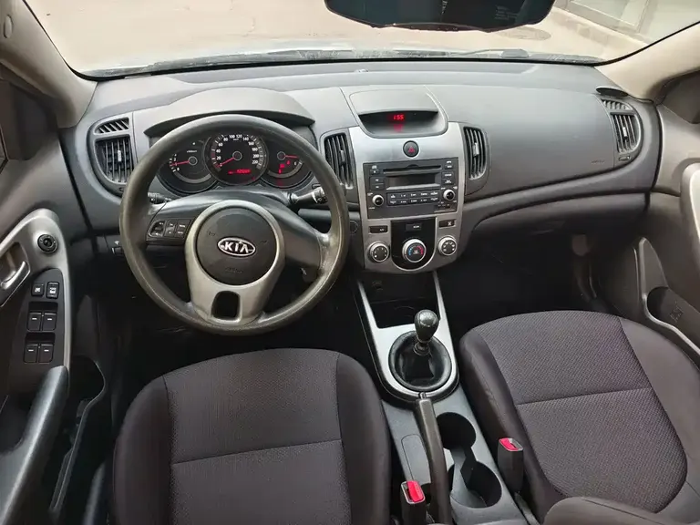 Kia Forte 1.6 L MT GL Commemorative