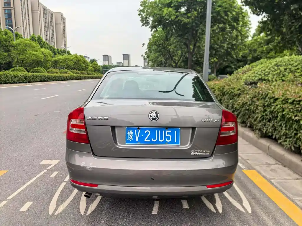 Octavia Classic 1.6 L Auto Verso