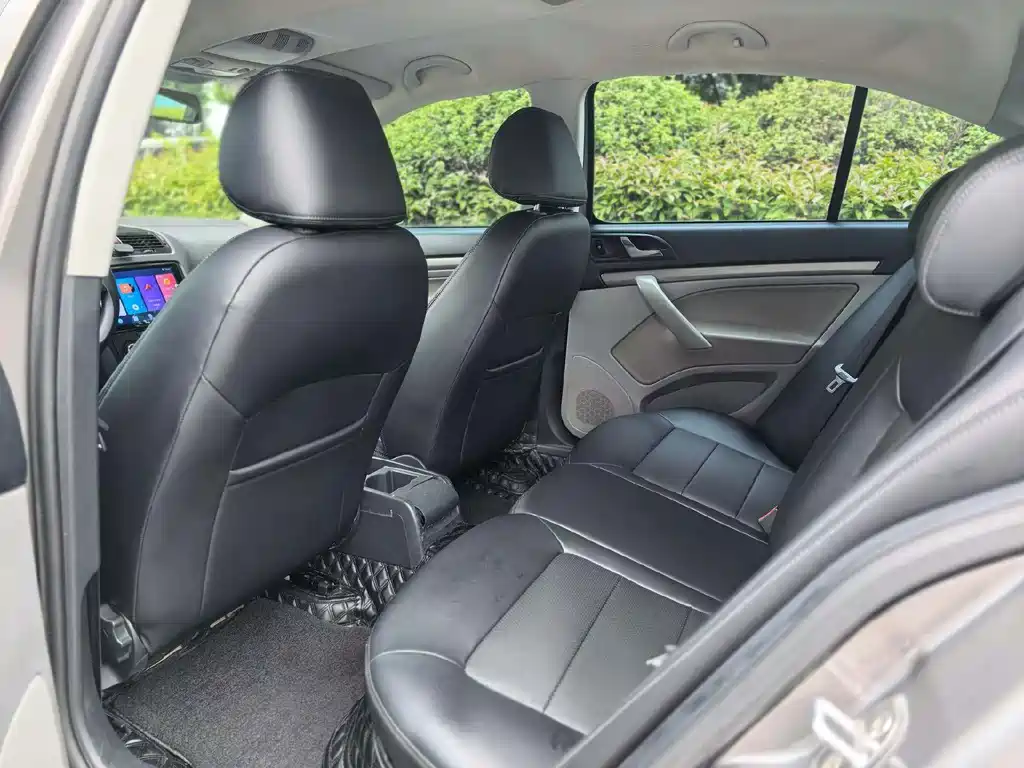 Octavia Classic 1.6 L Auto Verso