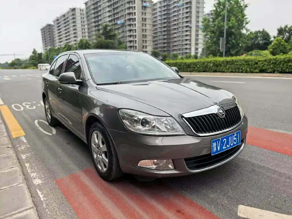 Octavia Classic 1.6 L Auto Verso