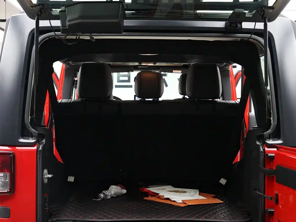 Wrangler 3.0 L Sahara 4-door Comfort Enjoyment