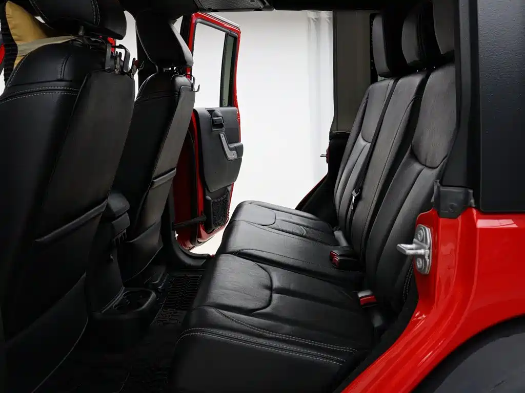 Wrangler 3.0 L Sahara 4-door Comfort Enjoyment