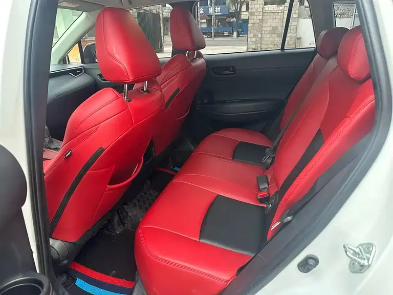 Toyota Frontlander 2.0 L CVT Leading
