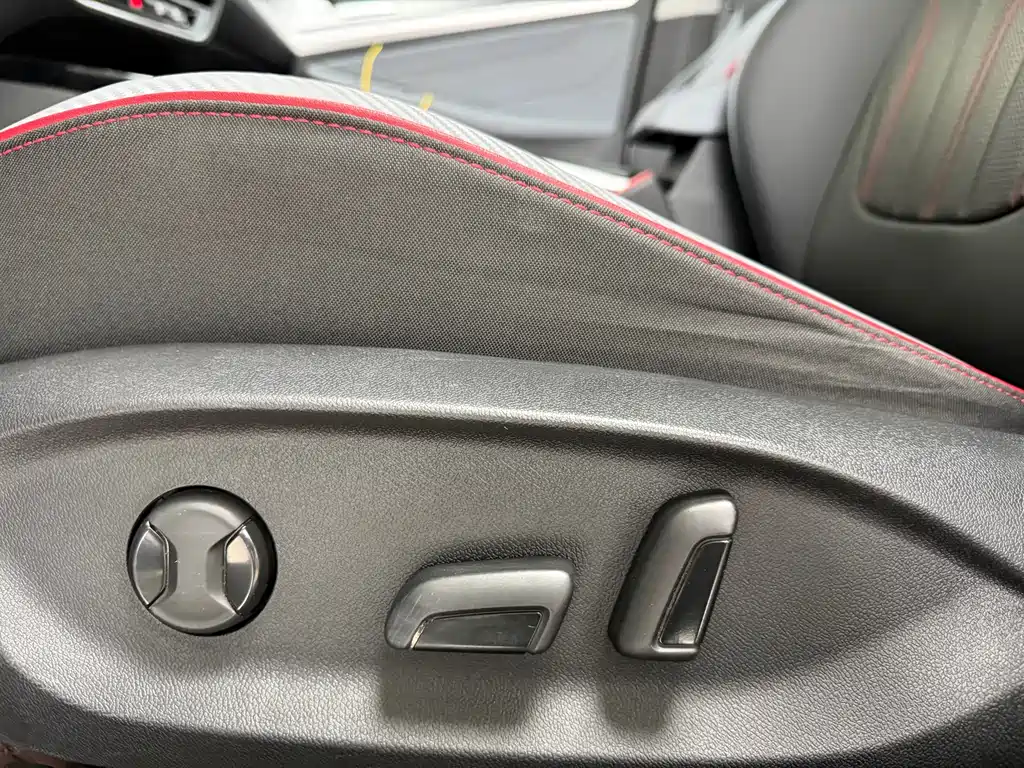 Lamando Lamando L 280 TSI DSG Spicy Cool