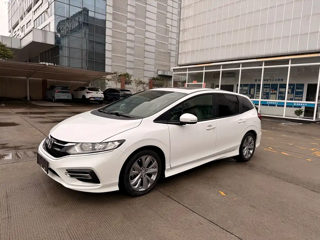 Jade 1.8 L Auto Comfort 5-seat