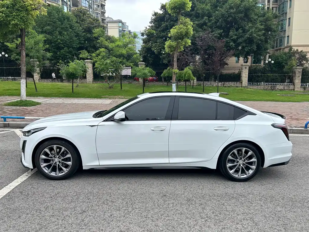 Cadillac CT5 Facelift 28 T Leading Sport