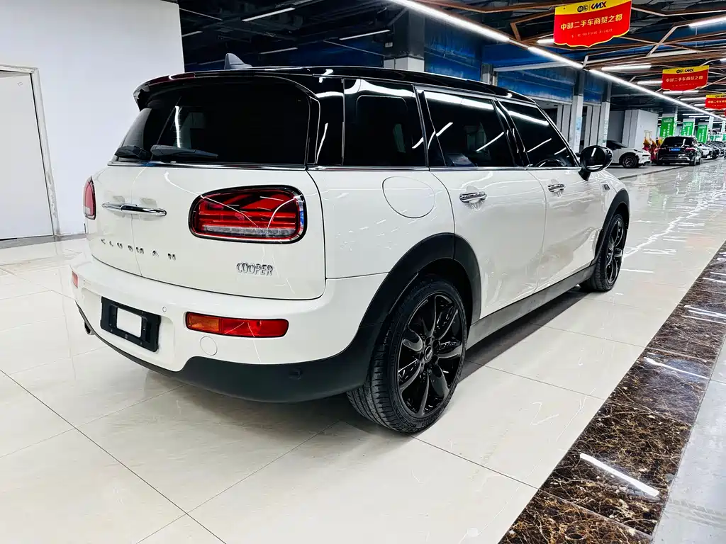 MINI CLUBMAN Facelift 1.5 T COOPER Connoisseur