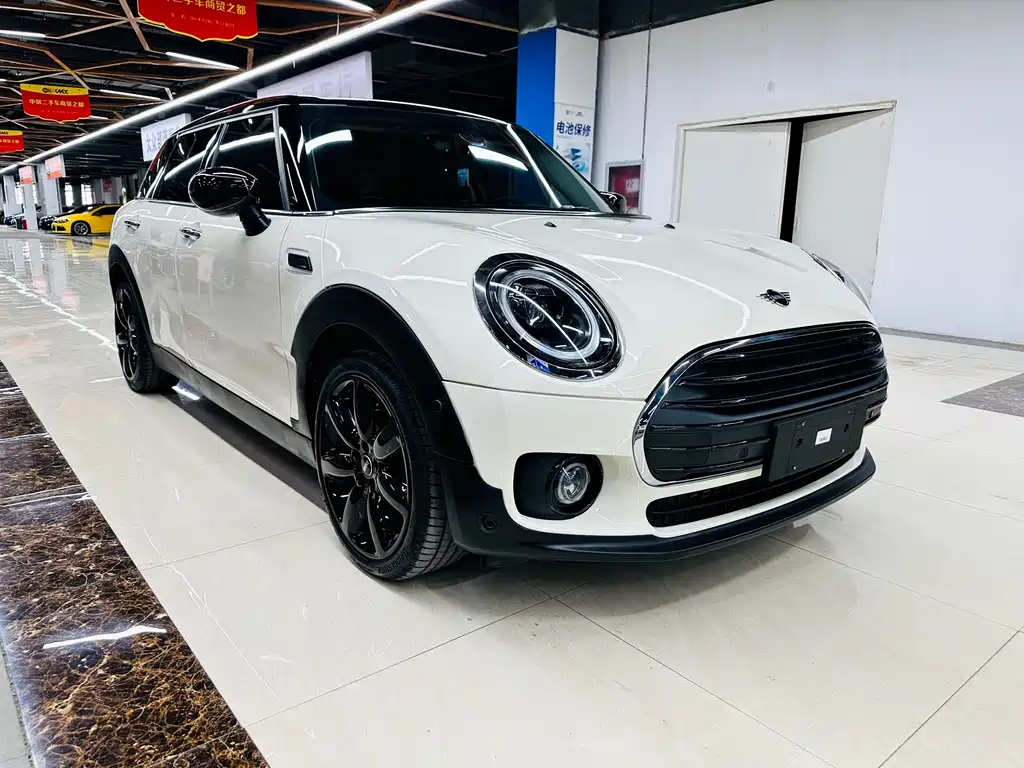 MINI CLUBMAN Facelift 1.5 T COOPER Connoisseur
