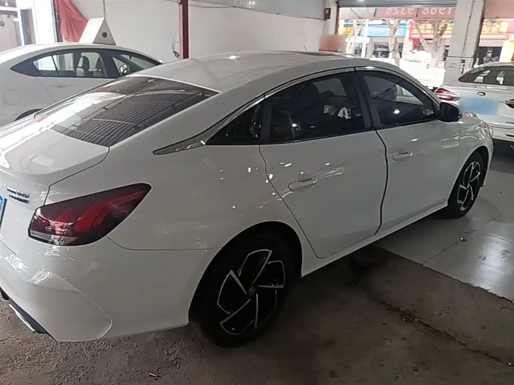 MG5 Facelift 300 TGI DCT Youth Luxury Grand Enjoyment