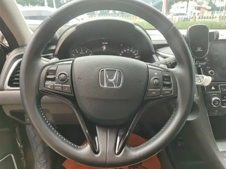 Honda Avancier 240 TURBO 2 WD Premium
