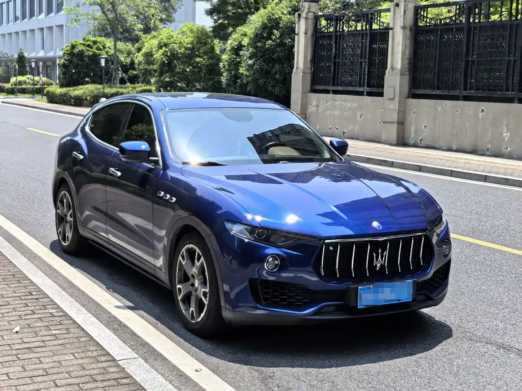 Levante 3.0 T Standard