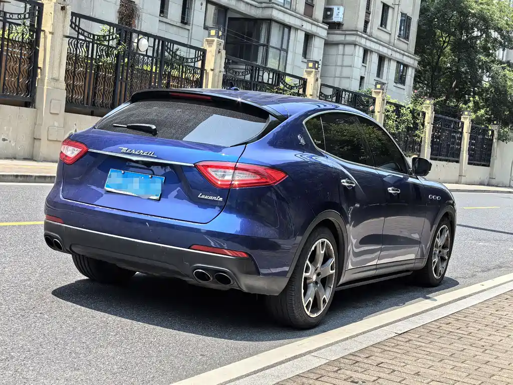 Levante 3.0 T Standard
