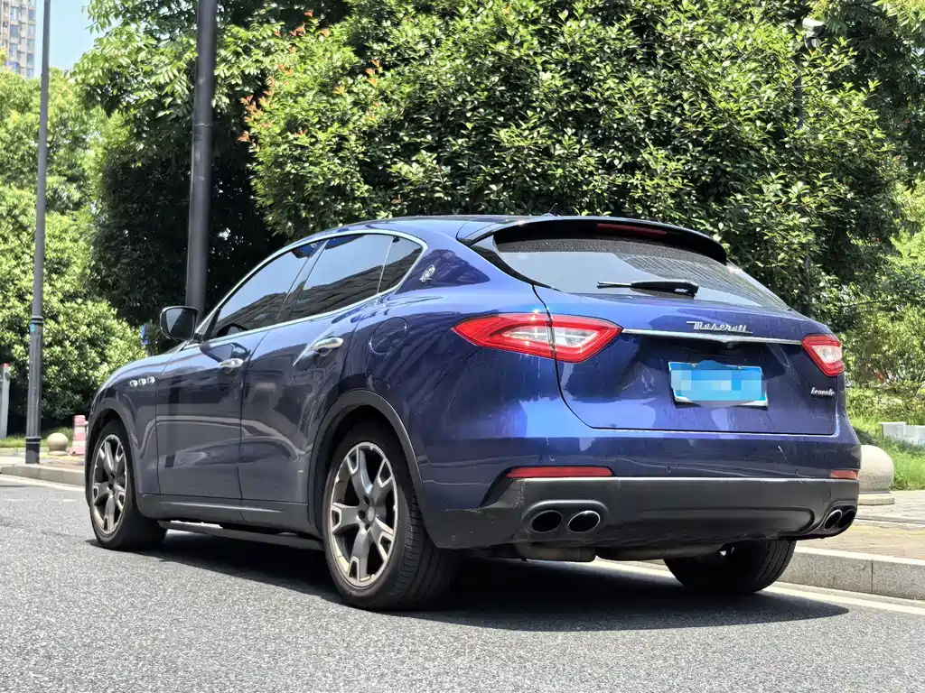 Levante 3.0 T Standard