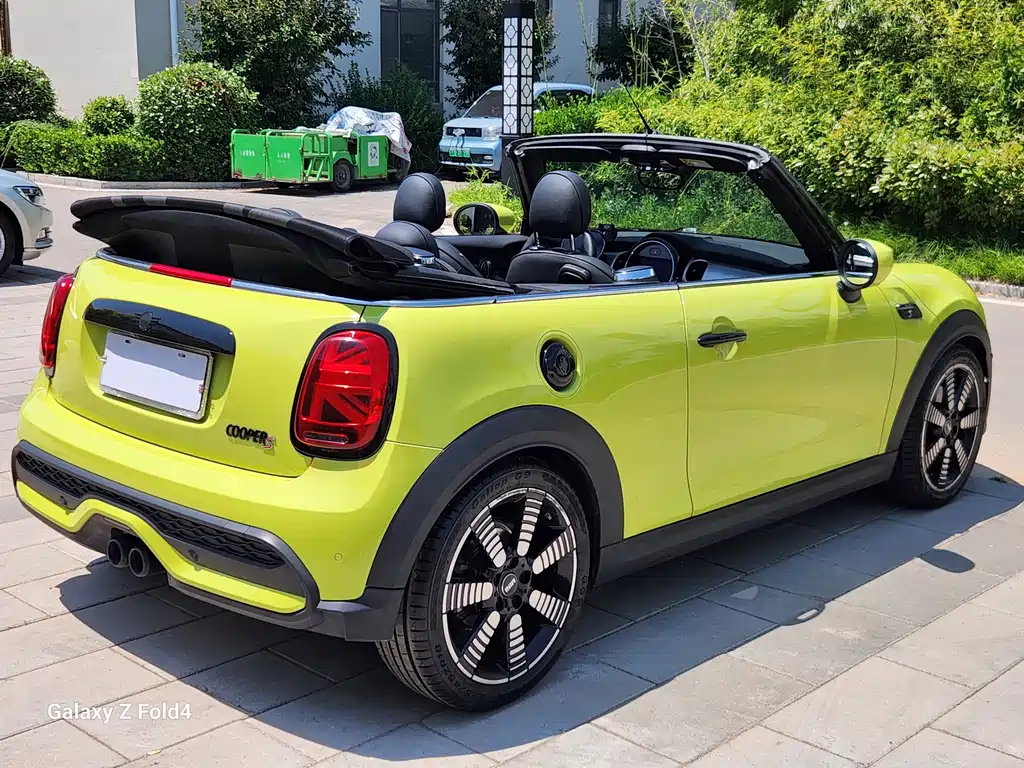 MINI MINI 2022款 改款 2.0 T COOPER S CABRIO 艺术家