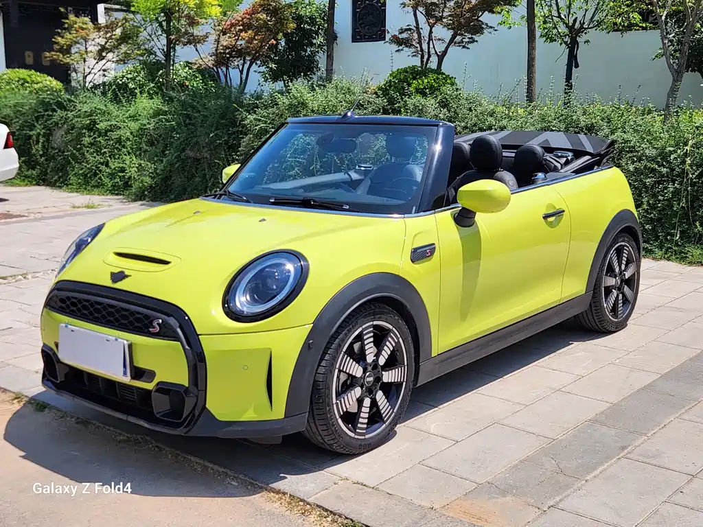 MINI MINI 2022款 改款 2.0 T COOPER S CABRIO 艺术家