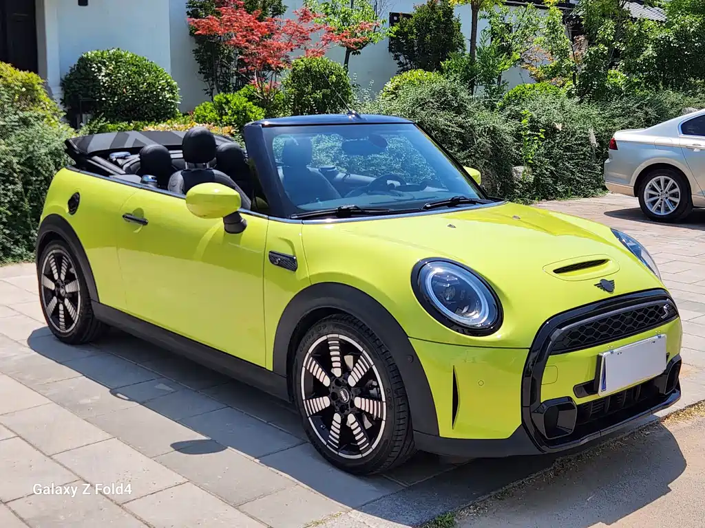 MINI MINI 2022款 改款 2.0 T COOPER S CABRIO 艺术家