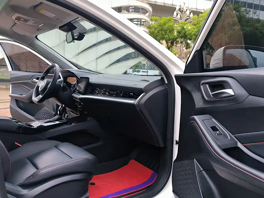 MG5 180 DVVT CVT Youth Luxury
