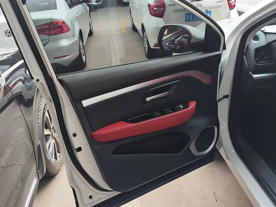 Haval H2 s 哈弗H2 s 2018款 红标 1.5 T 双离合豪华型