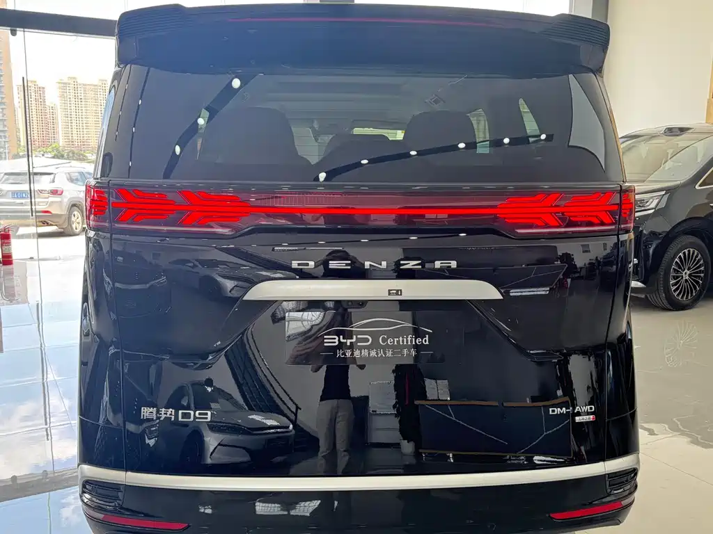 Denza D9 DM-i Smart Drive 1020 4 WD Flagship