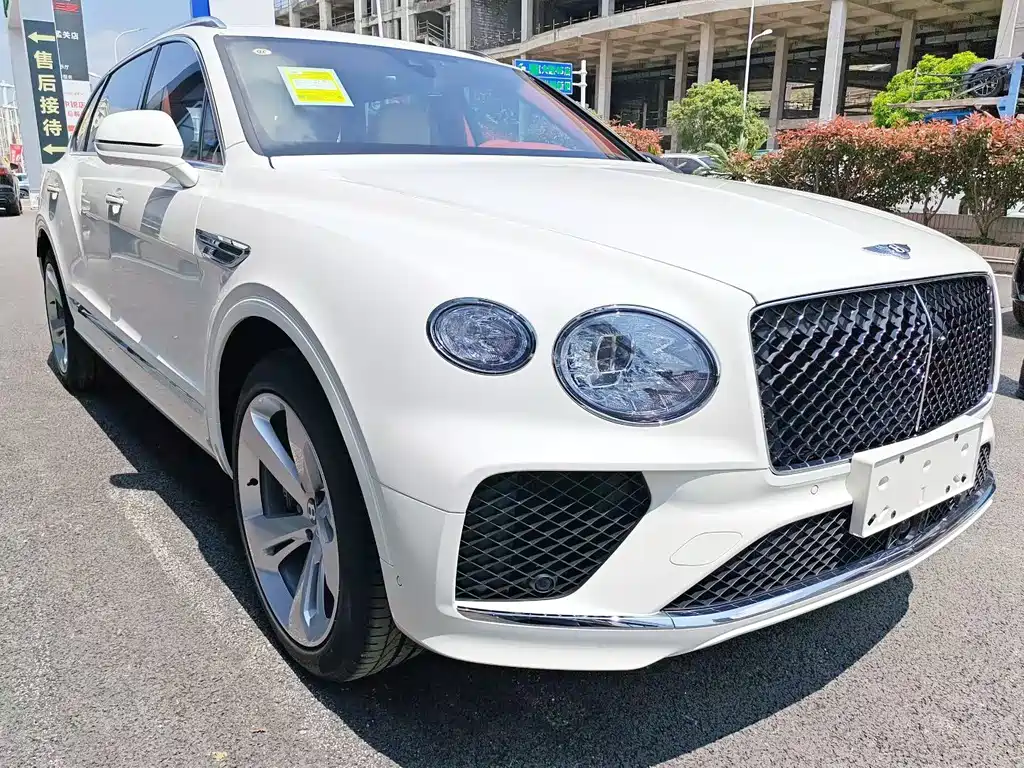 Bentayga 4.0 T V8 LWB Range