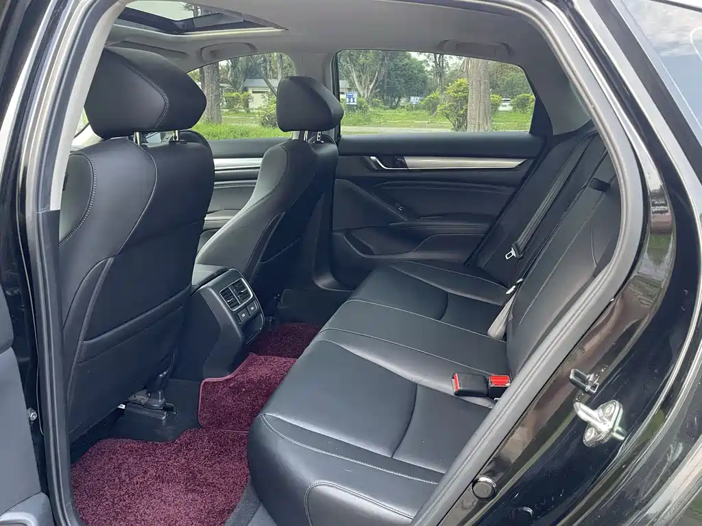 Accord Sharp· Hybrid 2.0 L Sharp Leading
