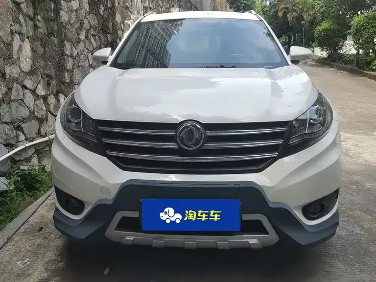 Dongfeng Fengguang 580 Facelift 1.5 T CVT Luxury