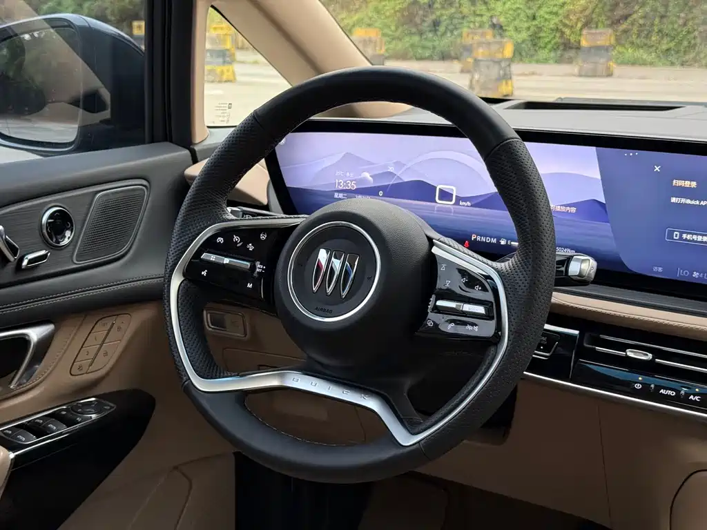 Century 2.0 T 7-seat Premium Enjoyment