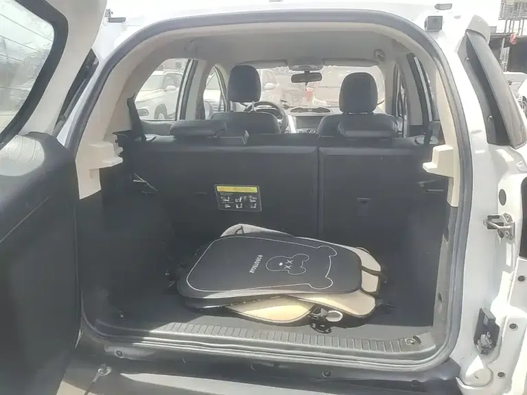 BYD Yuan 1.5 L Auto Cool Dazzle Connected