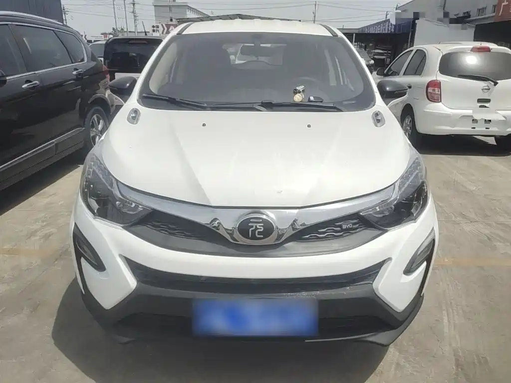 Yuan 1.5 L Auto Cool Dazzle Connected