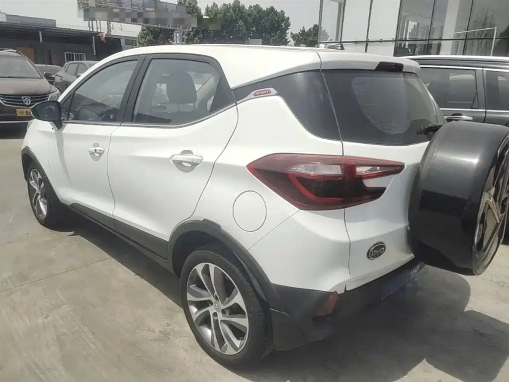 Yuan 1.5 L Auto Cool Dazzle Connected