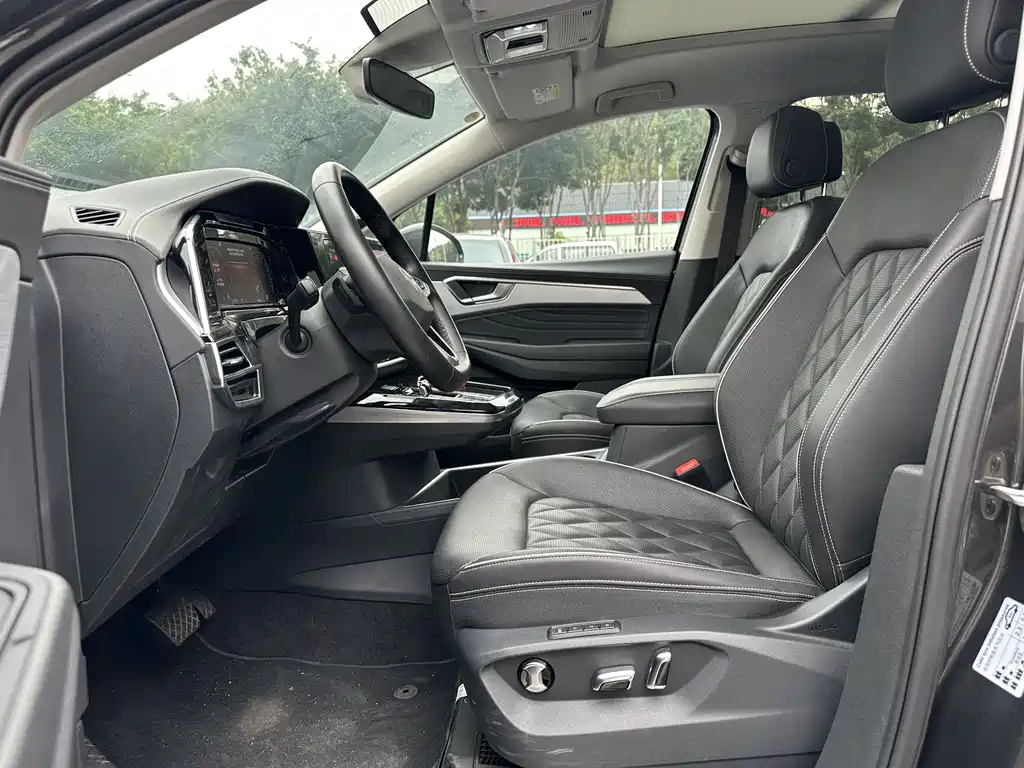 Talagon 380 TSI 4 WD Flagship Victory Realm 6-seat