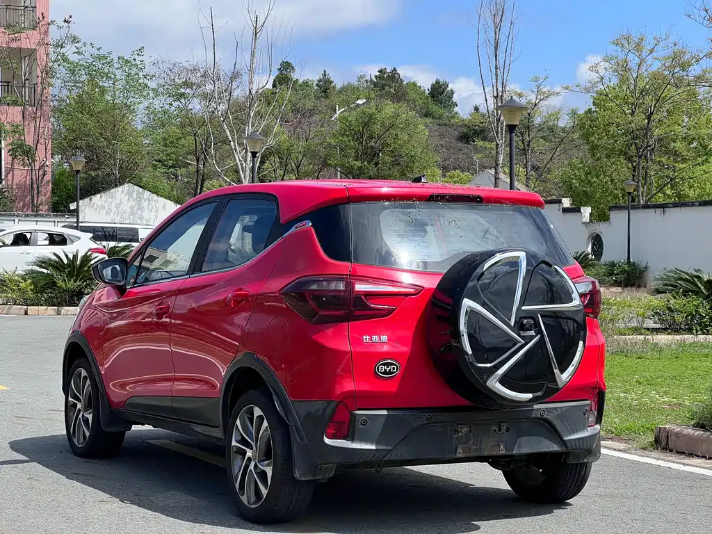 Yuan 1.5 L Auto Cool Dazzle Connected