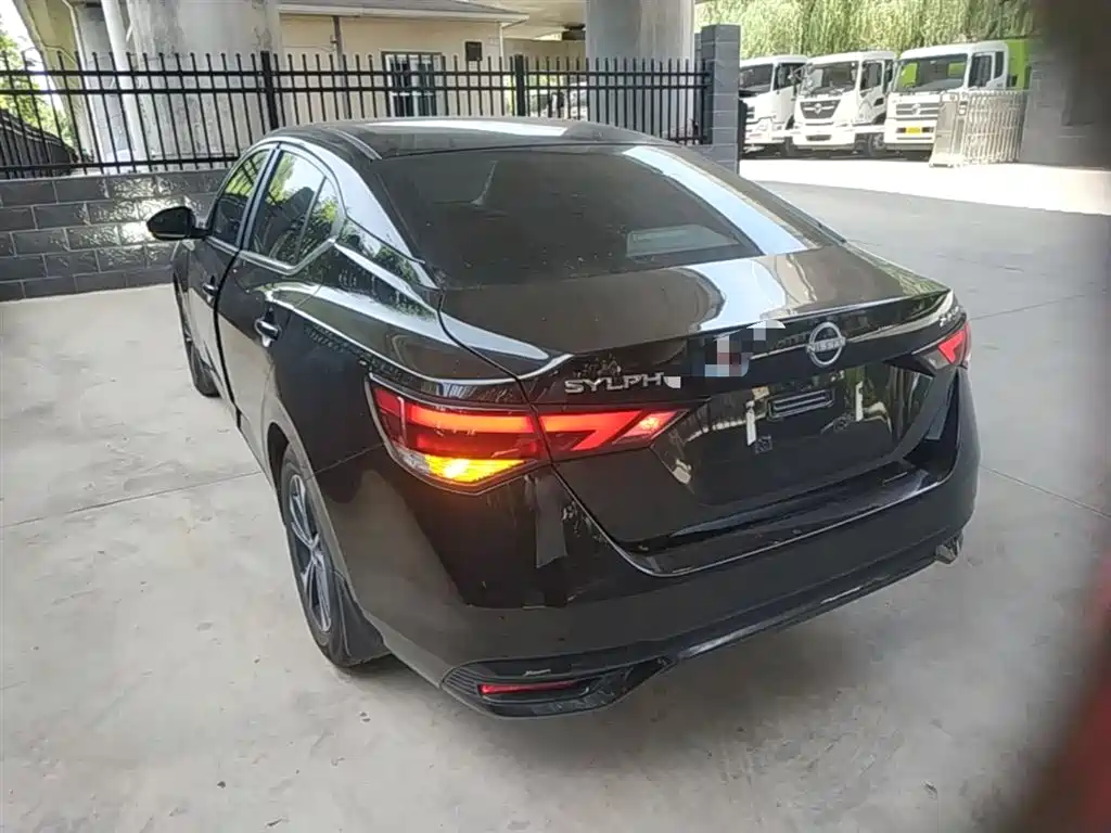 Sylphy 1.6 L CVT Joy