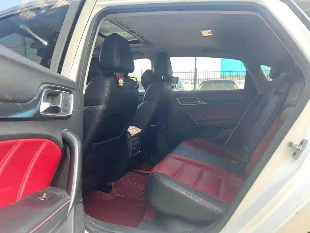 MG6 20 T Auto Trophy Premium Internet CN-V