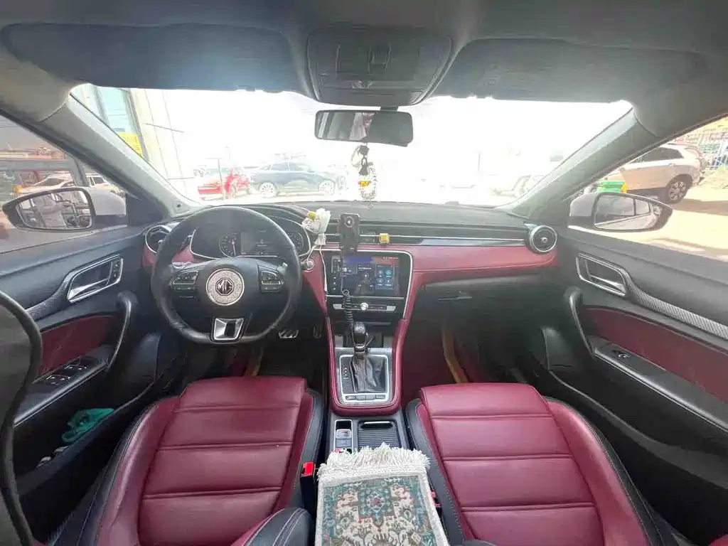 MG6 20 T Auto Trophy Premium Internet CN-V