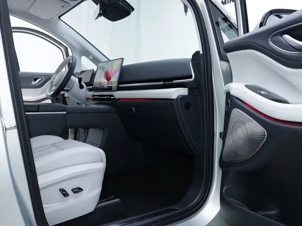 Voyah Dreamer PHEV 4 WD Flagship Qiankun