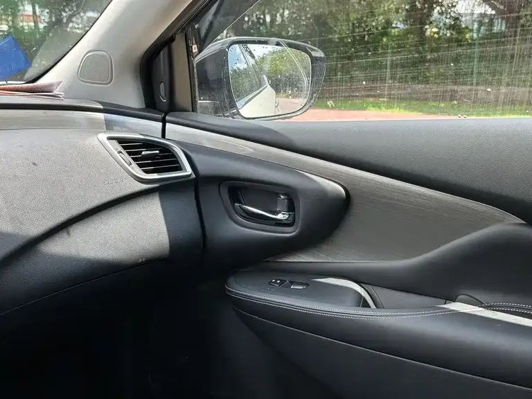 Nissan Murano 2.5 L XL 2 WD Connected Luxury