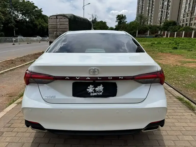 Toyota Avalon 2.0 L Progressive CN-VI