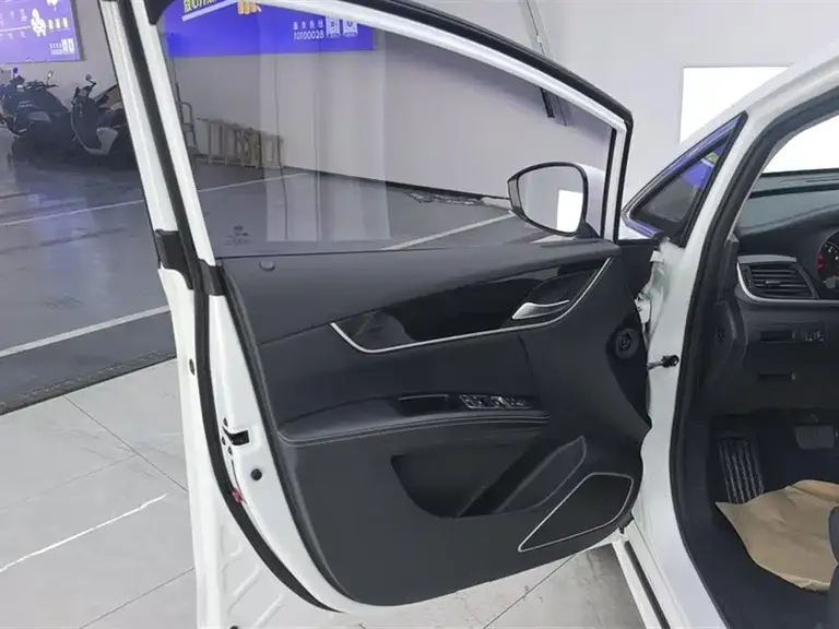 BYD Song MAX 1.5 T Auto Connected Wise Comfort Sunroof 6-seat CN-VI
