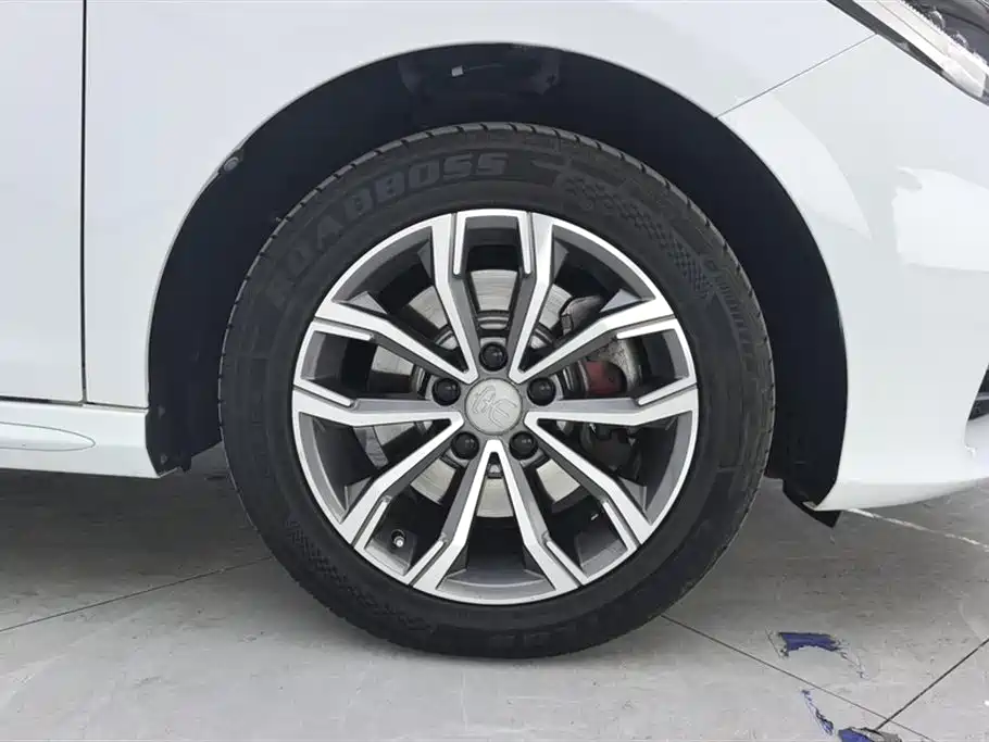 Song MAX 1.5 T Auto Connected Wise Comfort Sunroof 6-seat CN-VI