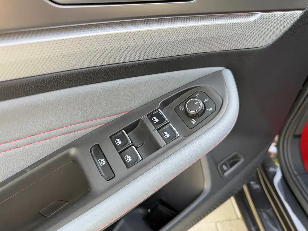 Lamando Lamando L 280 TSI DSG Spicy Cool