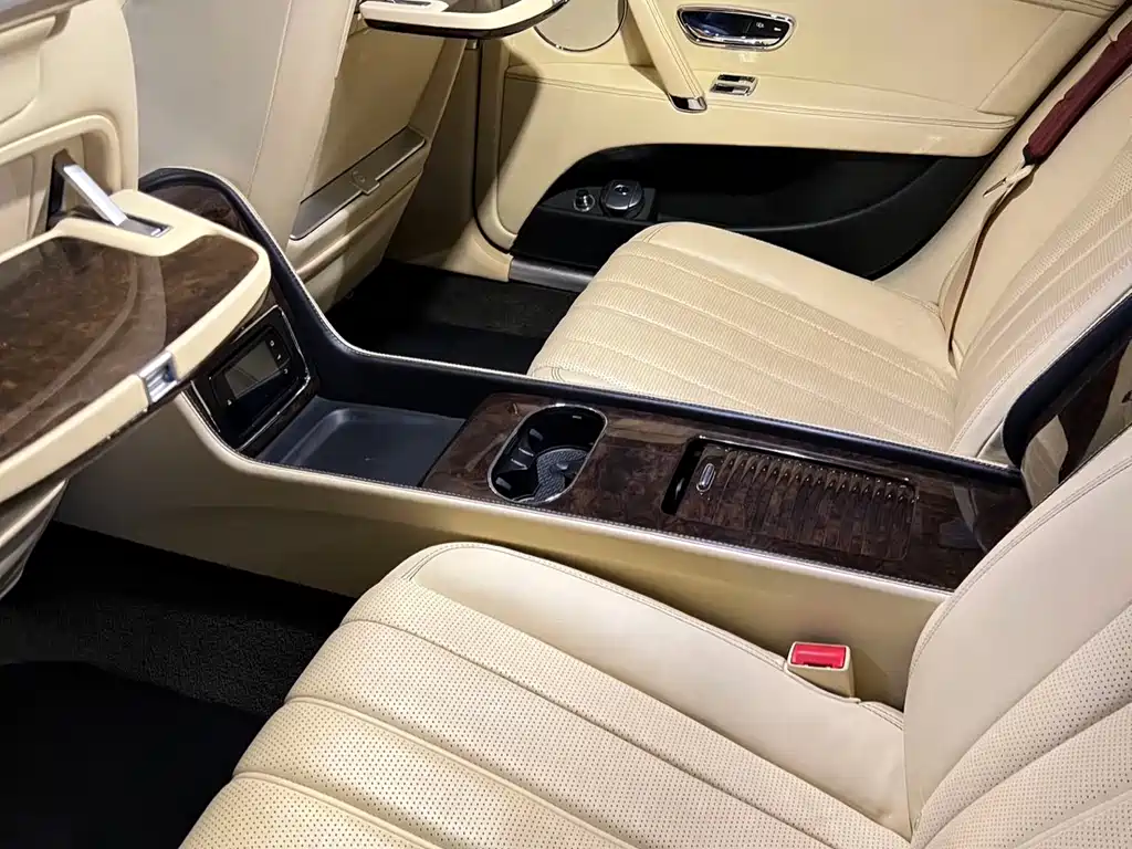 Flying Spur 4.0 T V8 Distinguished