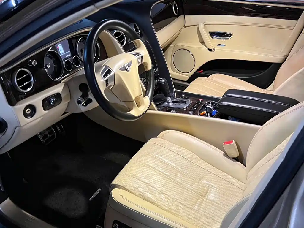 Flying Spur 4.0 T V8 Distinguished