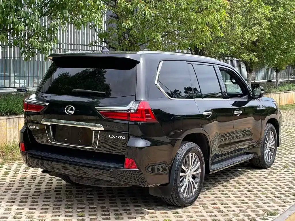 Lexus LX 570 Dynamic Luxury