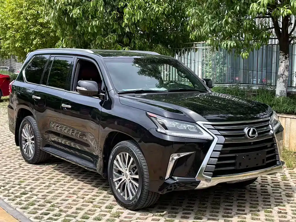 Lexus LX 570 Dynamic Luxury